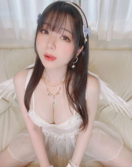 岳故意装睡让我进去_BD英语免费观看视频