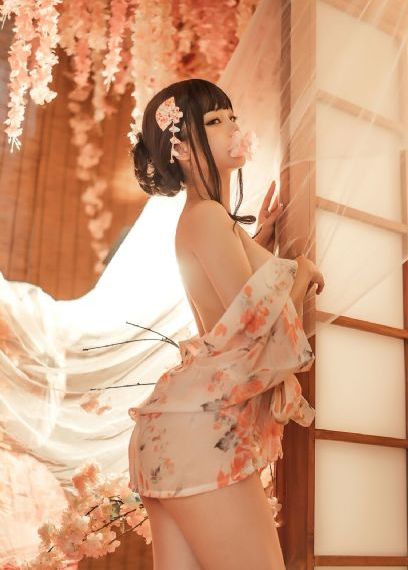 日韩美女片_HD免费播放