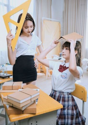 我和丰满的50岁寡妇在线观看_完整无删减版