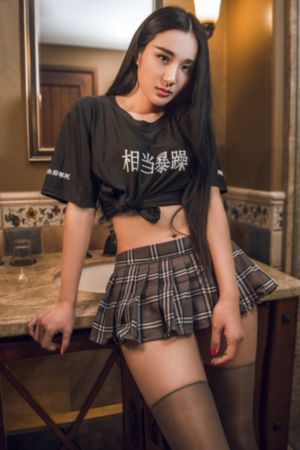 欧美偷拍精品_午夜伦不卡高清在线观看
