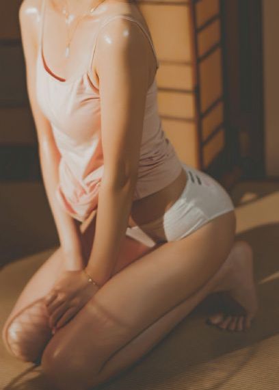 吸着黄蓉硕大的双乳士匪小说_720在线观看